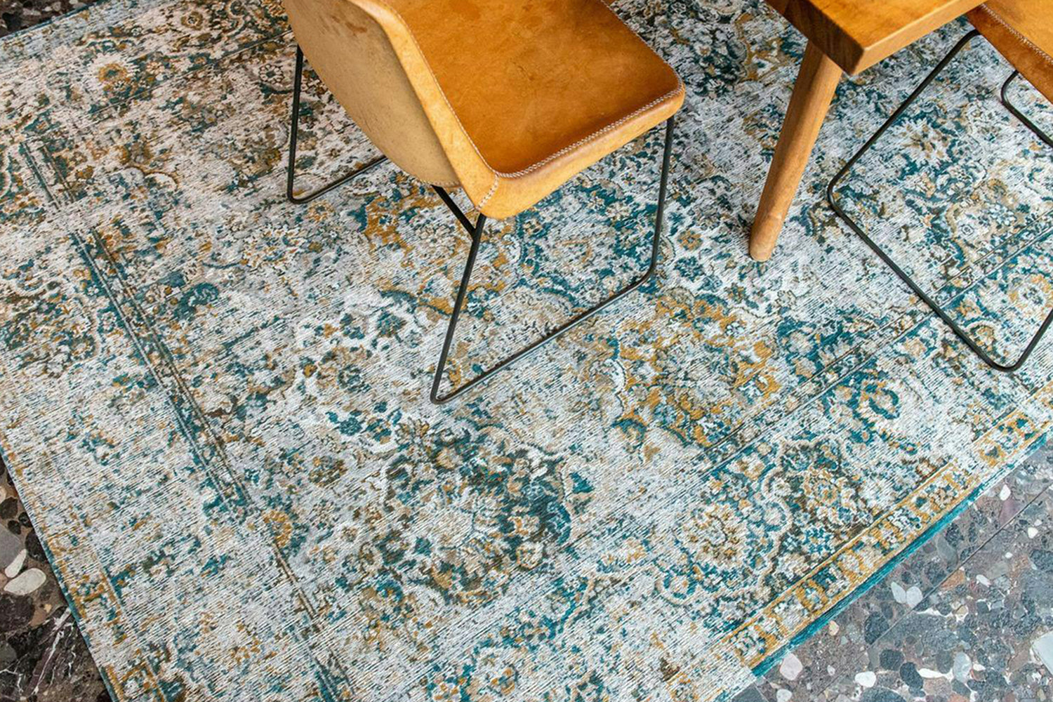 Louis De Poortere | Bakhtiari Fener Indoor Eco Rug | Multicolour | 240 x 340 cm-3