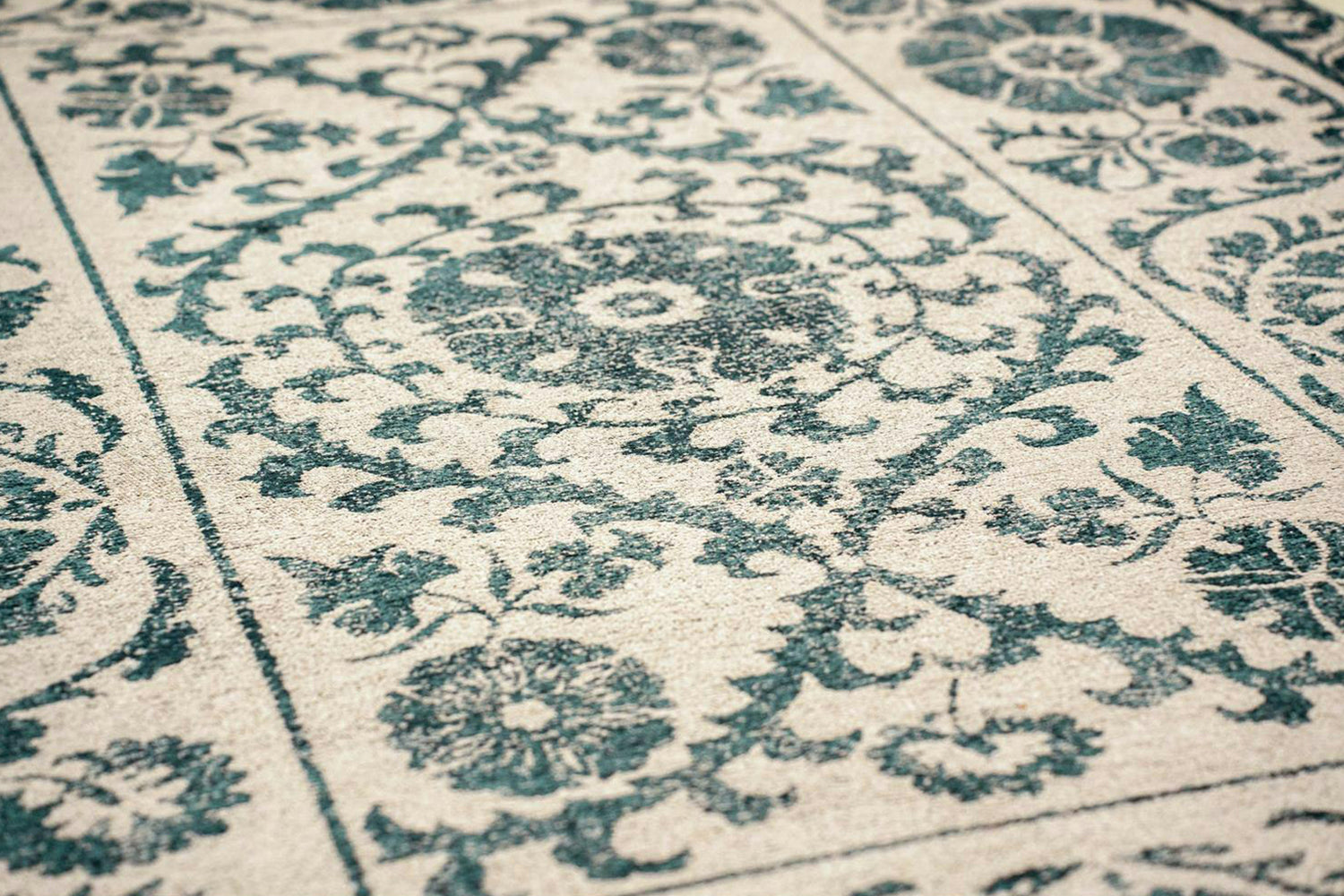 Louis De Poortere | Suzani Eco Rug | Green | 280 x 390 cm-9