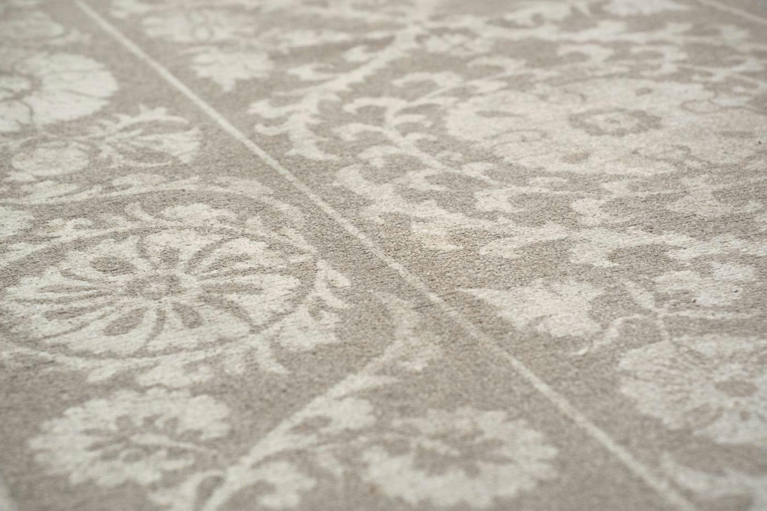 Louis De Poortere | Suzani Boree Eco Rug | Beige | 280 x 390 cm-8