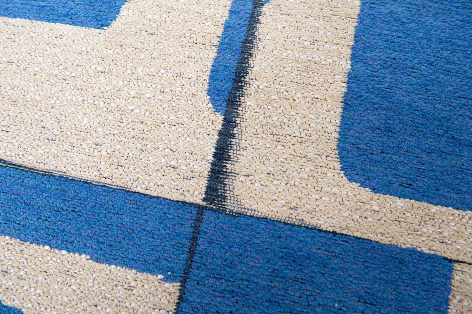 Louis De Poortere | Papercut Indoor Eco Rug | Blue/White | 280 x 390 cm-4