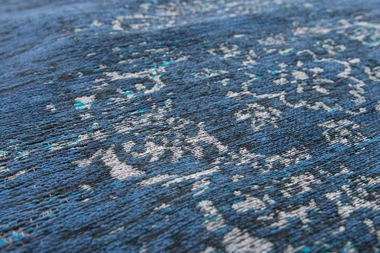 Louis De Poortere | Medallion Eco Rug | Blue | 280 x 390 cm-4