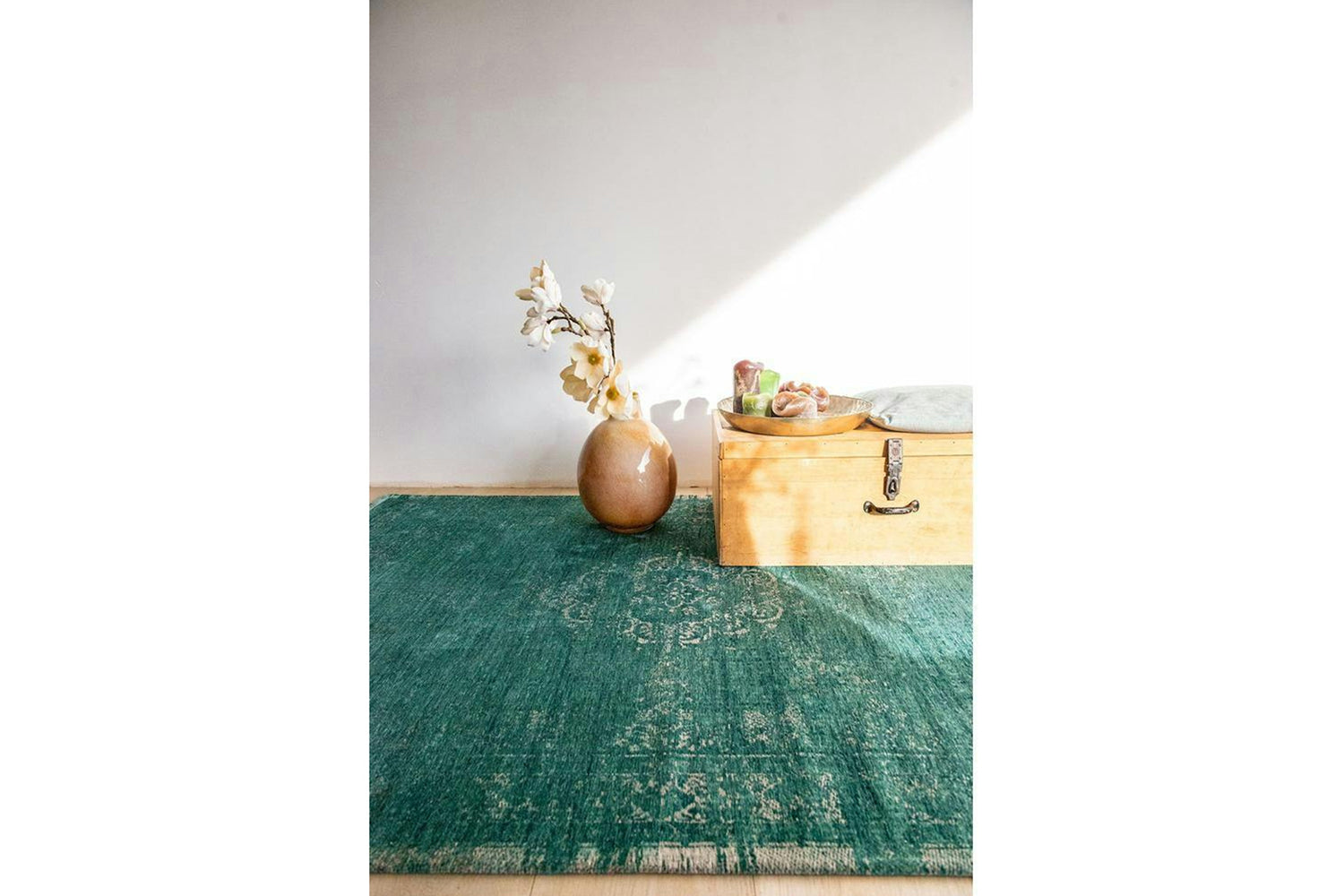 Louis De Poortere | Medallion Eco Rug | Jade | 280 x 390 cm-2