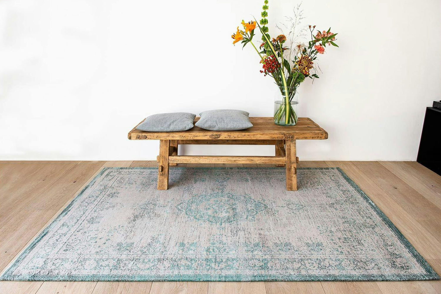 Louis De Poortere | Medallion Eco Rug | Jade Oyster | 280 x 390 cm-2