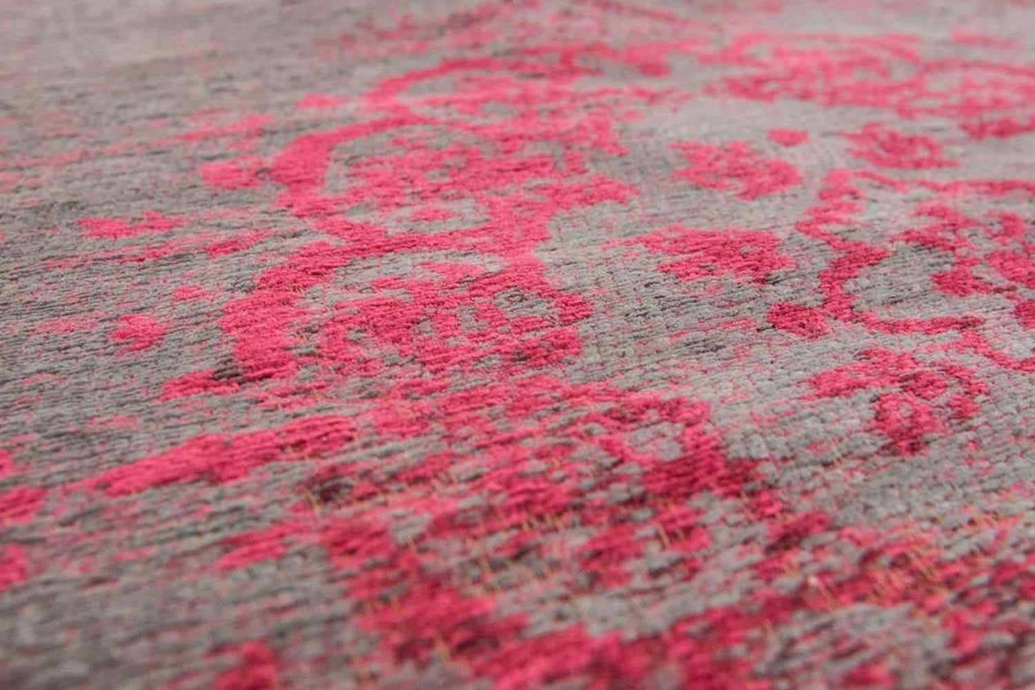 Louis De Poortere | Medallion Eco Rug | Red | 280 x 390 cm-3