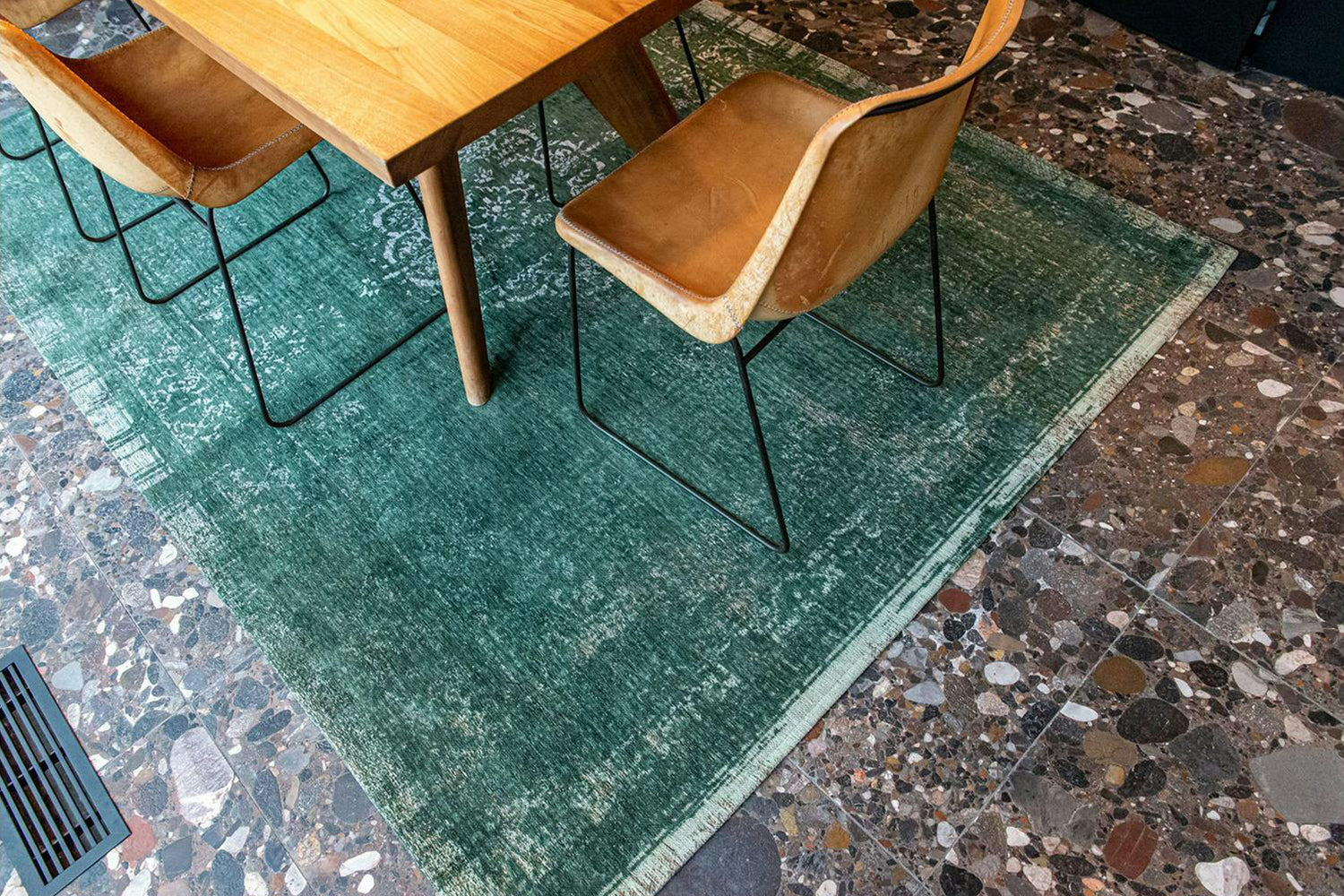 Louis De Poortere | Medallion Eco Rug | Forest | 240 x 340 cm-3