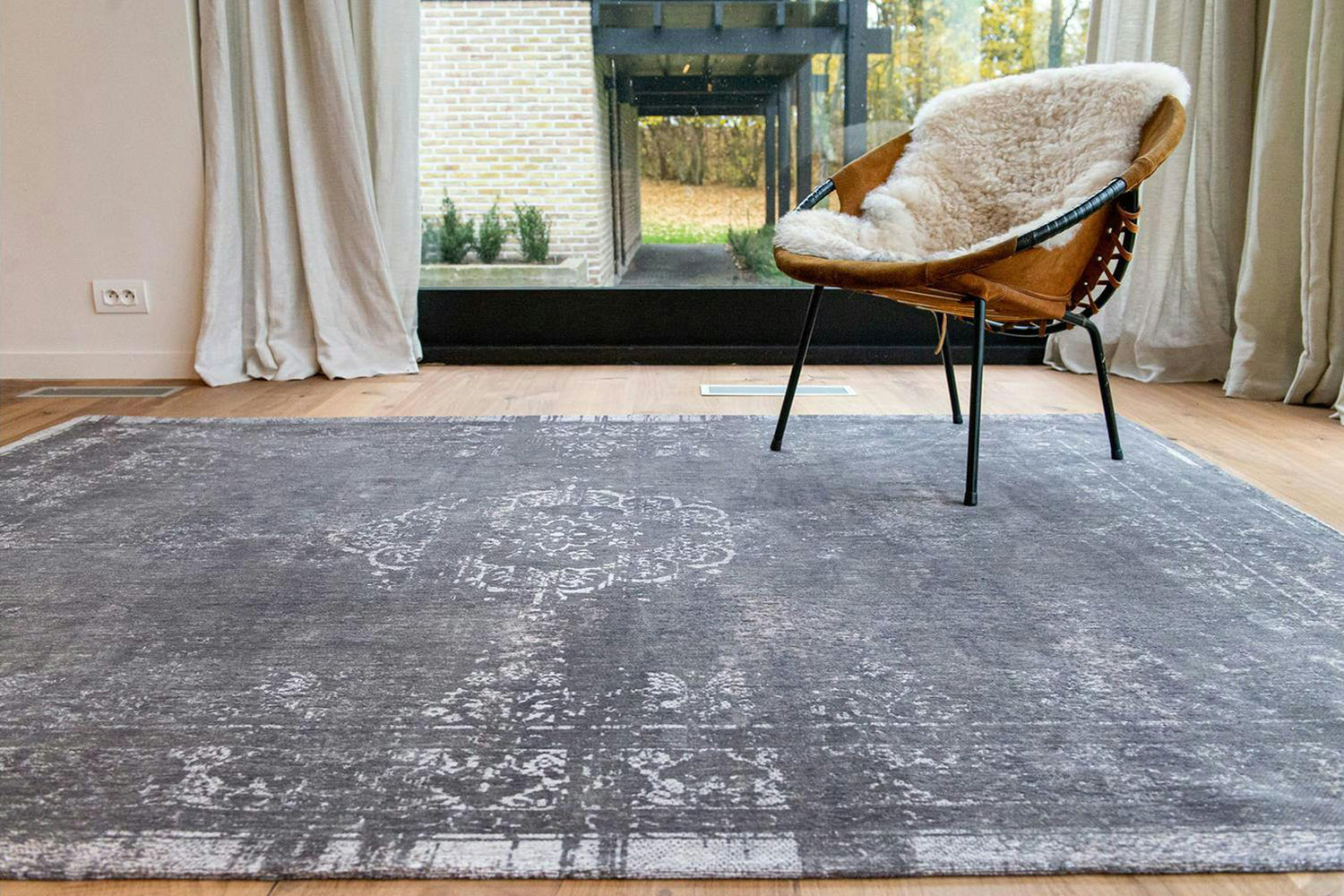 Louis De Poortere | Medallion Eco Rug | Stone | 80 x 150 cm-2
