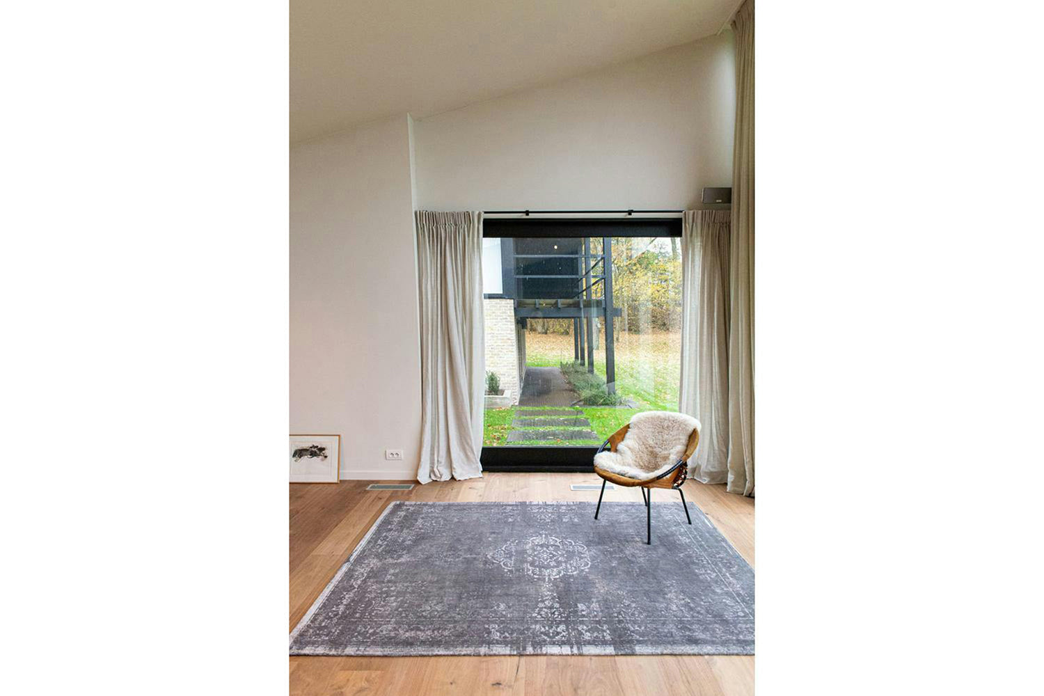 Louis De Poortere | Medallion Eco Rug | Stone | 80 x 150 cm-3