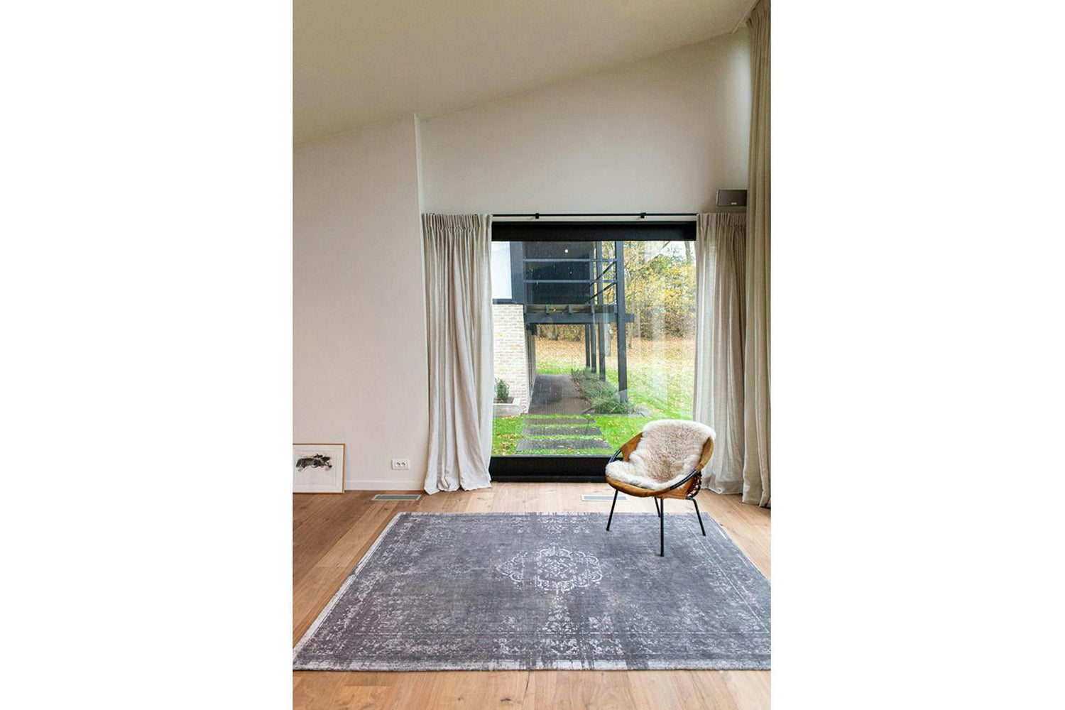 Louis De Poortere | Medallion Eco Rug | Stone | 200 x 280 cm-3