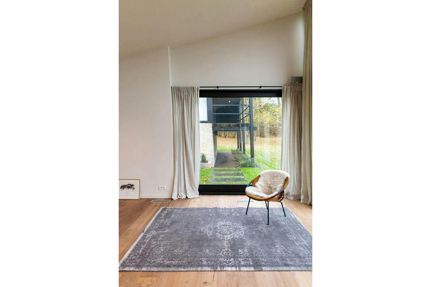 Louis De Poortere | Medallion Eco Rug | Stone | 240 x 340 cm-3