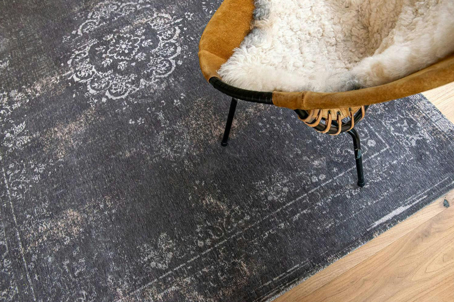 Louis De Poortere | Medallion Eco Rug | Stone | 240 x 340 cm-5