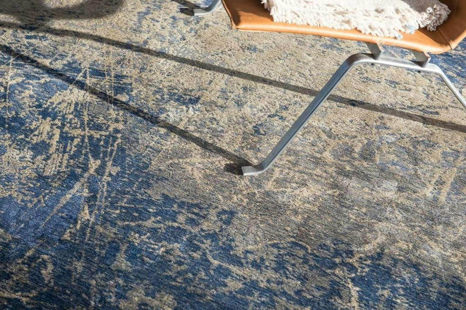 Louis De Poortere | Cracks Eco Rug | Blue | 280 x 390 cm-3