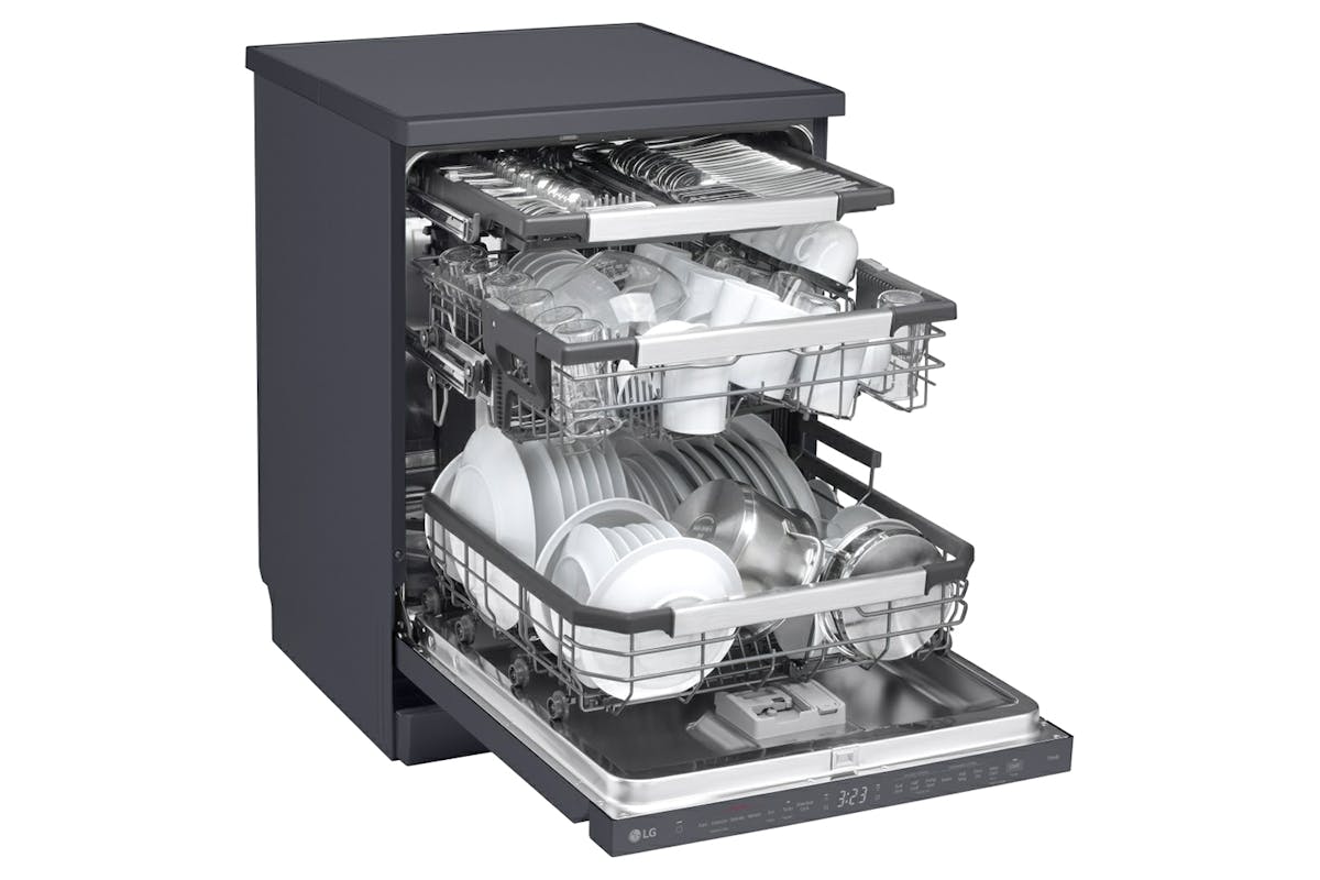 LG Series 7 TrueSteam™ QuadWash™ Freestanding Dishwasher | 14 Place | DF587HMS-3