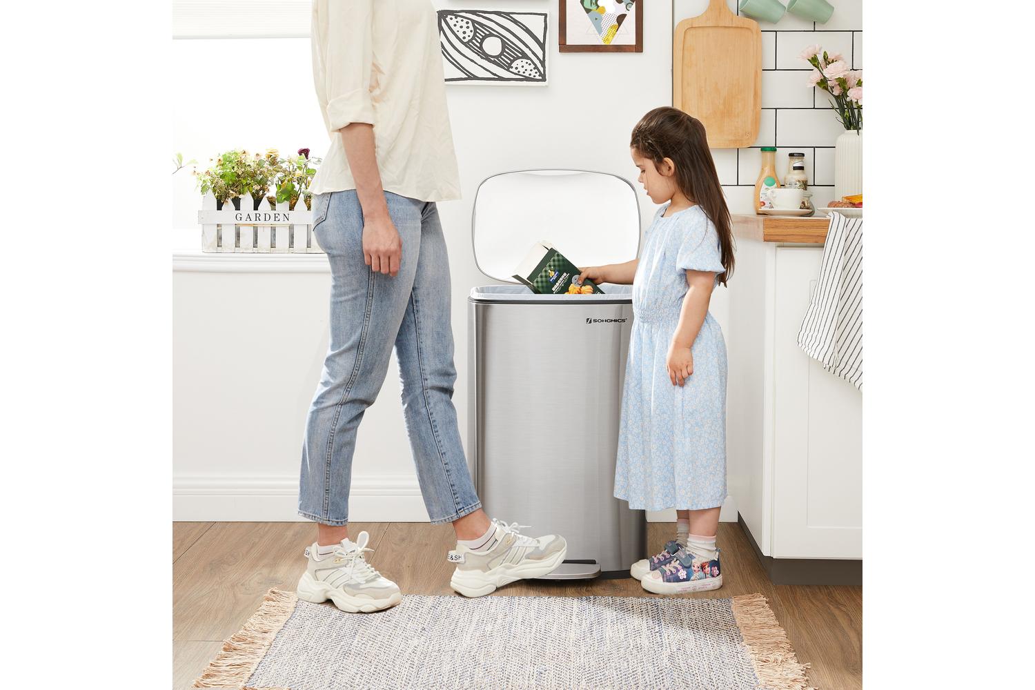 Songmics Step-Open Trash Can with Lid | Silver-6