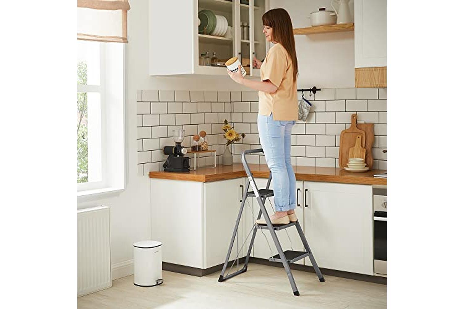 Songmics GSL003GY01 Step Stool With 3 Steps | Grey & Black-2