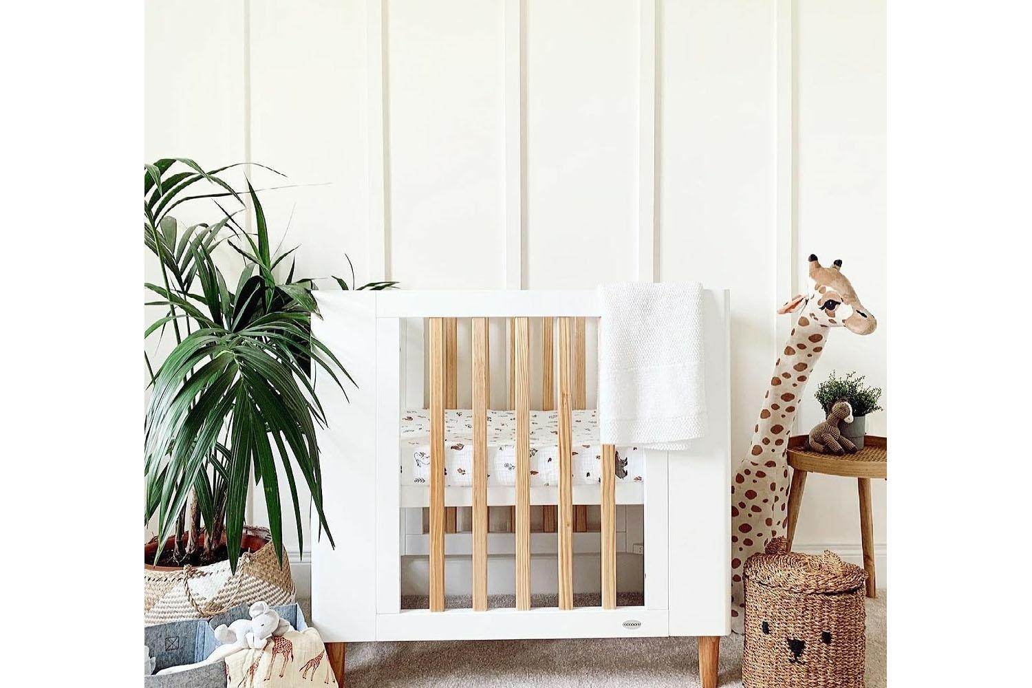 Cocoon Evoke 4 in 1 Crib, Cot Bed, Toddler Bed & Sofa | White/Natural-9
