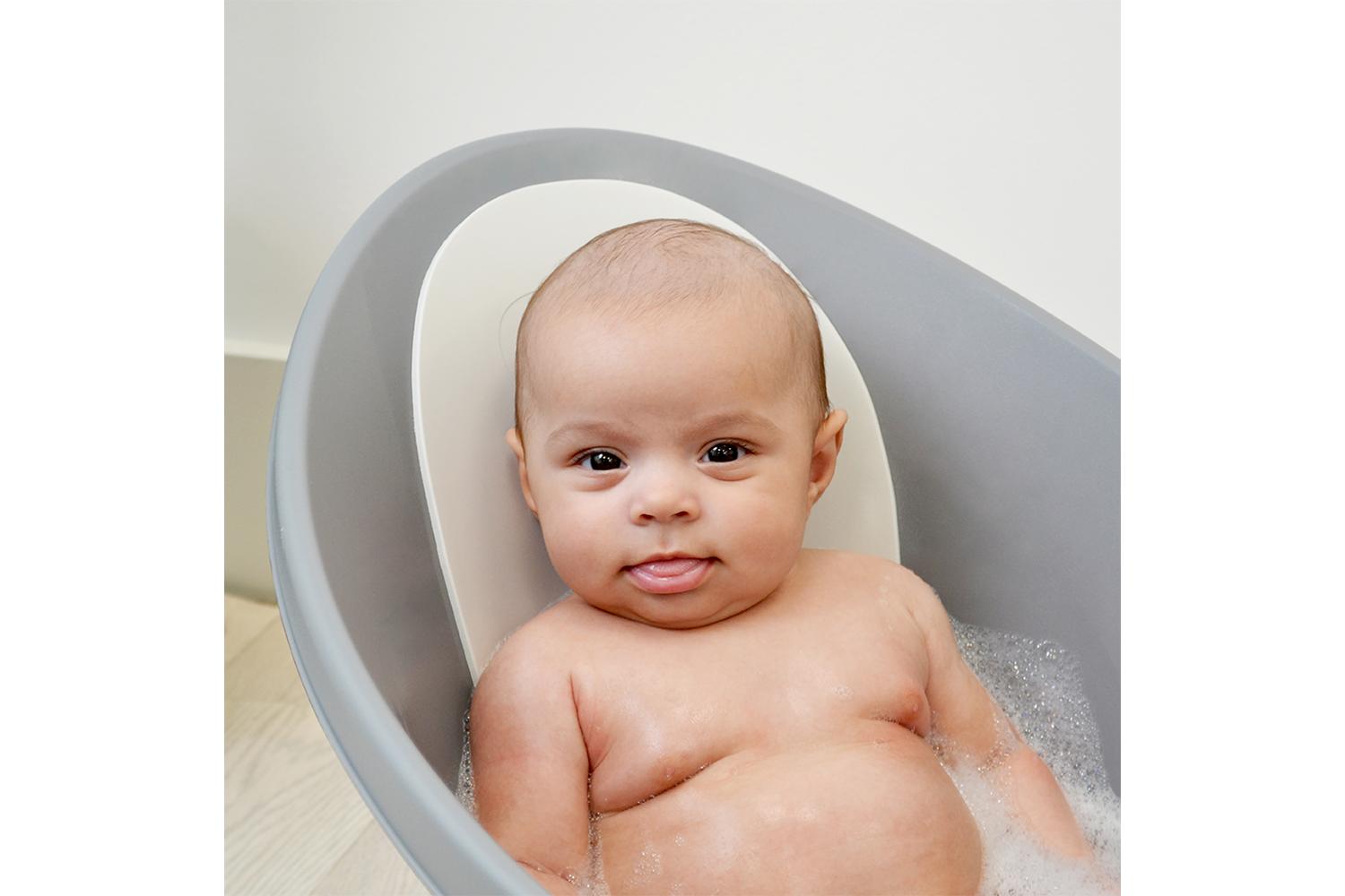 Shnuggle Compact Baby Bathtub with Bum Bump-3