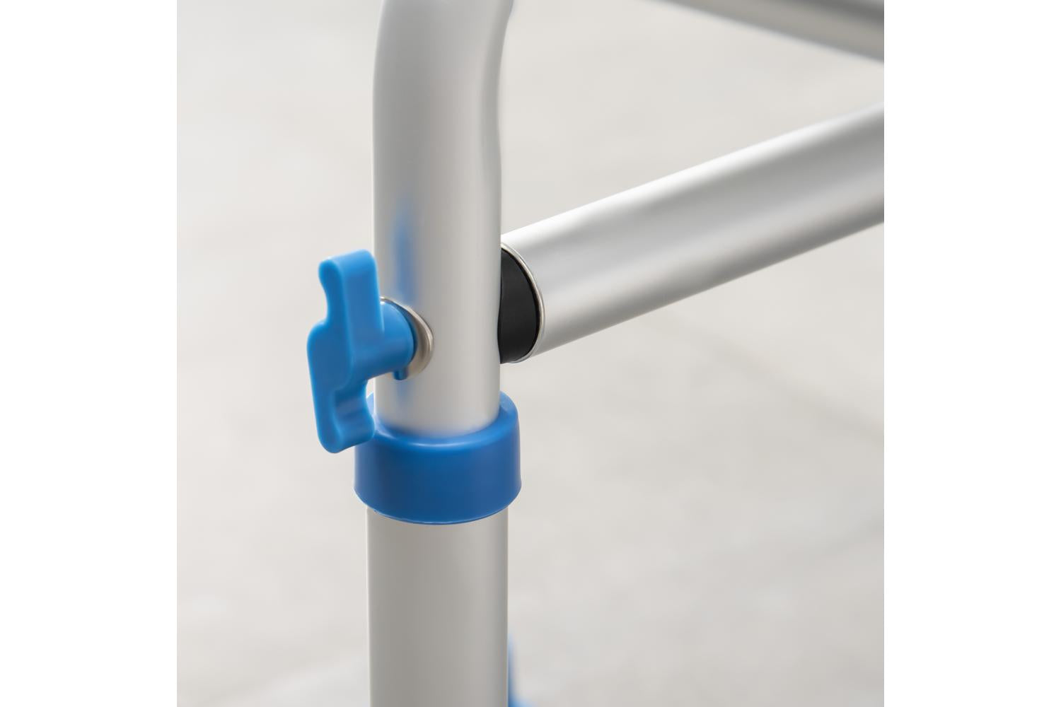 Homcom 713-115BU Adjustable Padded Shower Stool | Blue-7