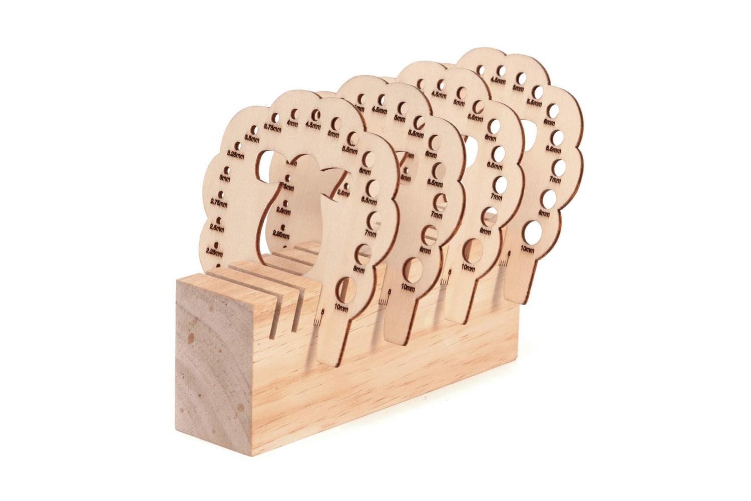 Milward Gro-2514215 - Wooden Stand - Display Stand Wooden Bl-2