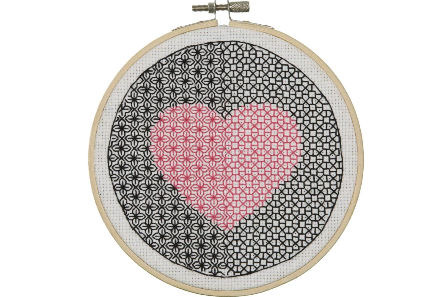 Anchor Gro-abw0007 - Blackwork Heart - Embroidery Kit Blackw