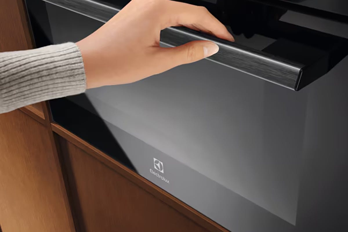 Electrolux 600 Built-in Oven with Microwave | EVLDE46GK-6