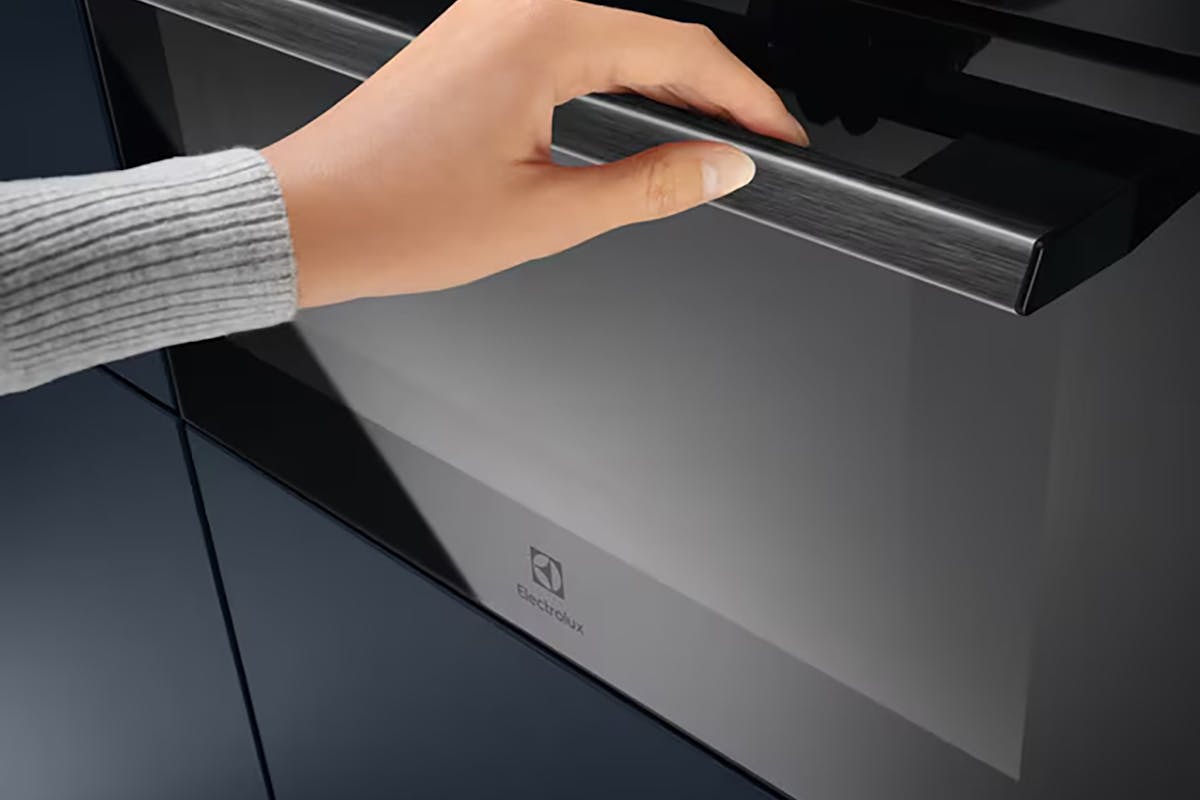 Electrolux 600 Built-in Oven with Microwave | EVLDE46GK-7