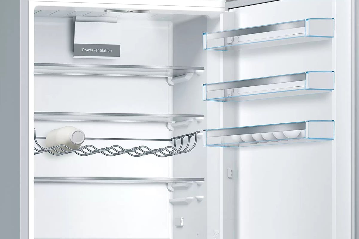 Bosch Serie 6 Freestanding Fridge Freezer | KGE49AICAG-3