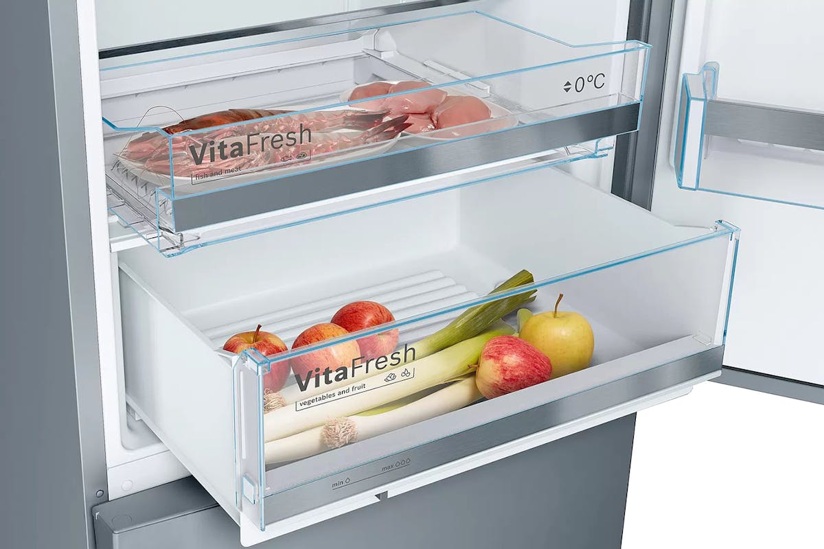 Bosch Serie 6 Freestanding Fridge Freezer | KGE49AICAG-4