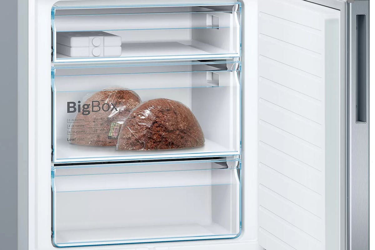 Bosch Serie 6 Freestanding Fridge Freezer | KGE49AICAG-5