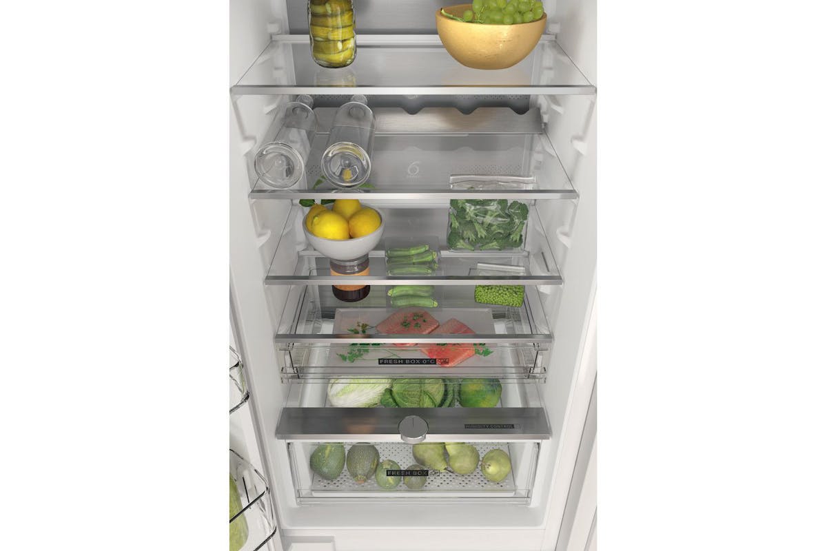 Whirlpool Built-in Fridge Freezer | WHC18T332PUK-8