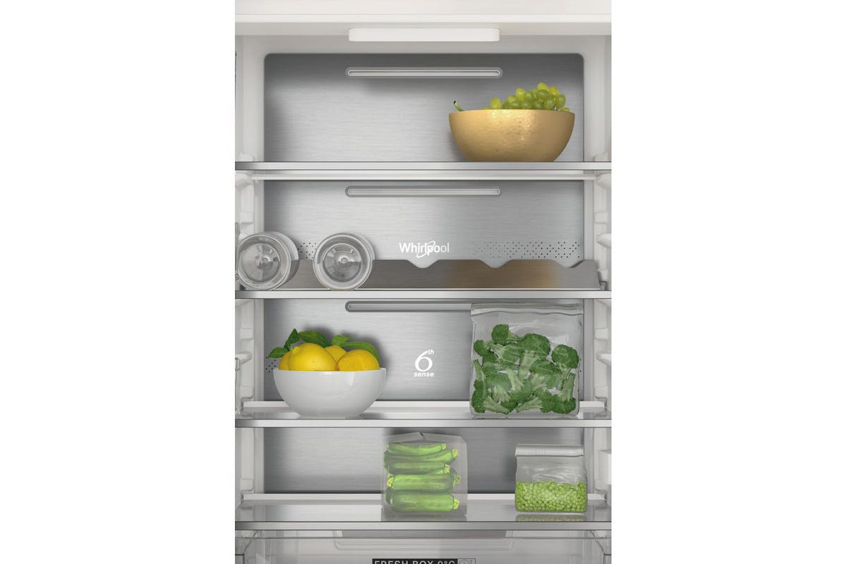 Whirlpool Built-in Fridge Freezer | WHC18T332PUK-6