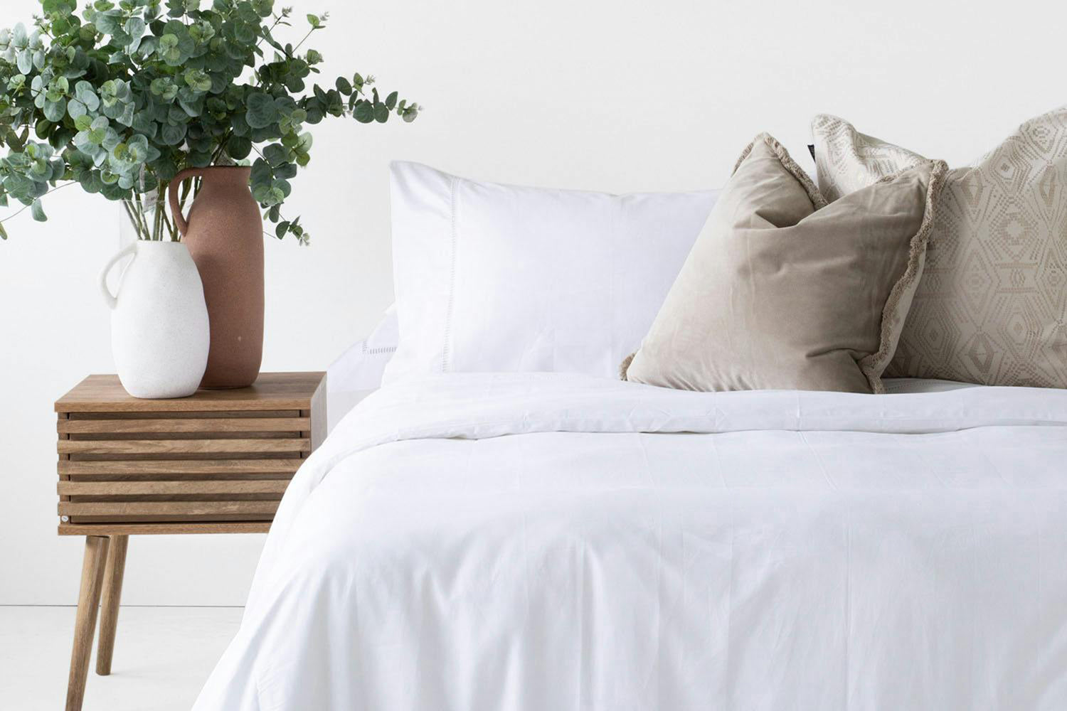 The Linen Room  | Gemma Duvet Cover Set | White | Super King