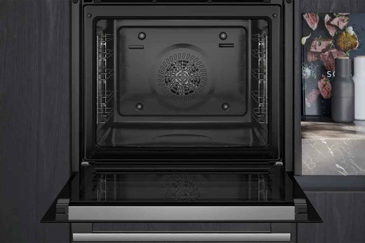 Siemens IQ500 Built-in Single Oven | HB578GBS7B-4