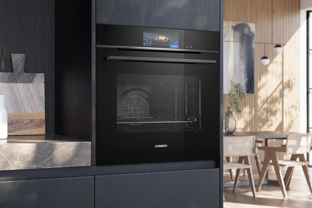 Siemens iQ700 Built-in Single Oven | HB778G3B1B | Black-6