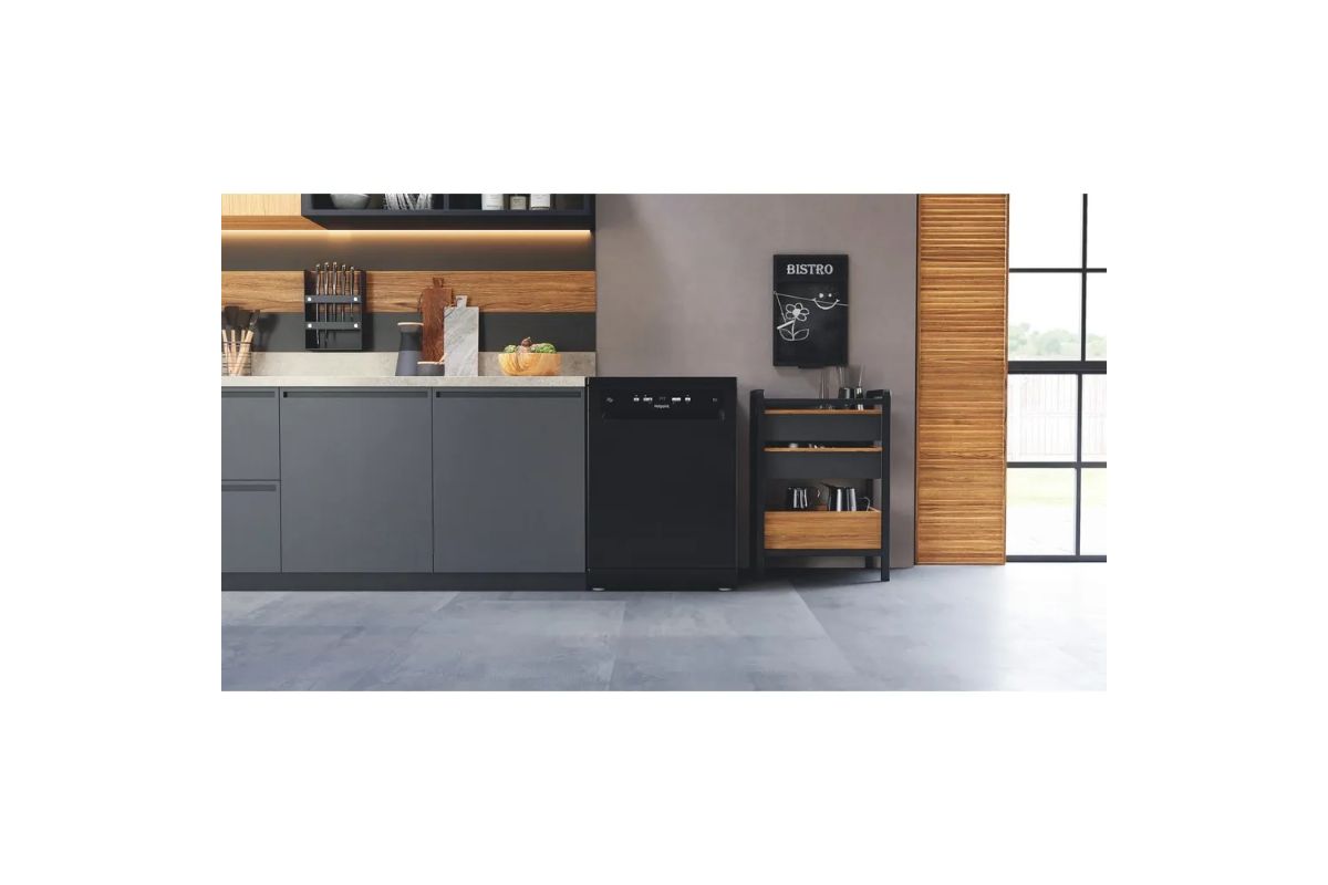 Hotpoint Freestanding Full Size Dishwasher with Rapid Wash | 14 Place | HP2FFC14BN6BUK-4
