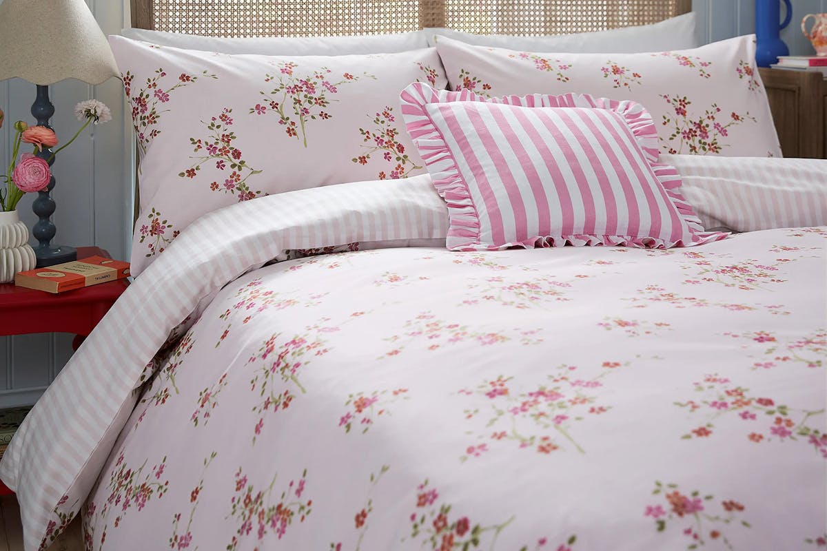 Secrete Garden | Blossom Print Duvet Cover Set | Pink | Super King-2