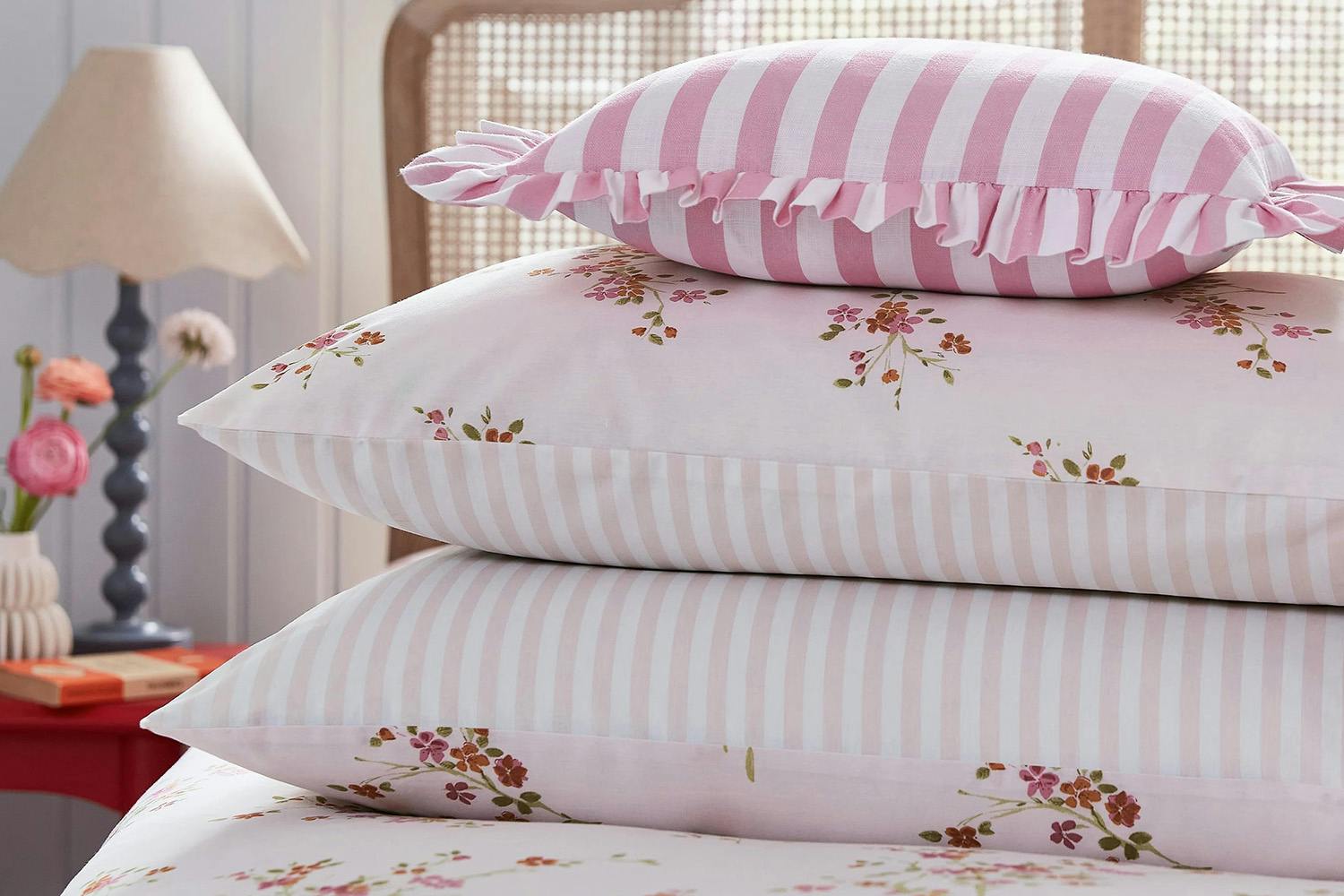 Secrete Garden | Blossom Print Duvet Cover Set | Pink | Double-3