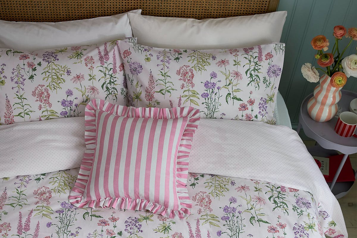 Secrete Garden | Meadow Flower Duvet Cover Set | Multicolour | Super King-2