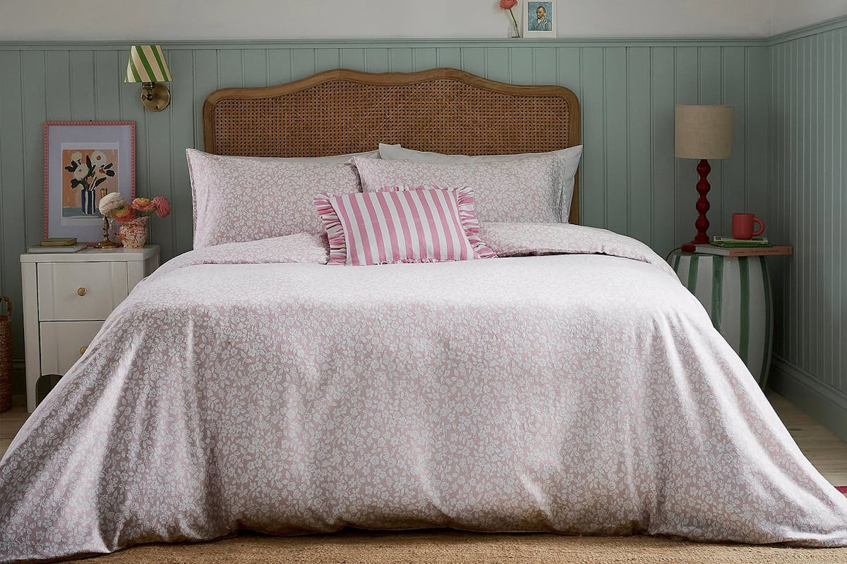 Secrete Garden | Rosebud Brushed Cotton Duvet Cover Set | Pink | Super King