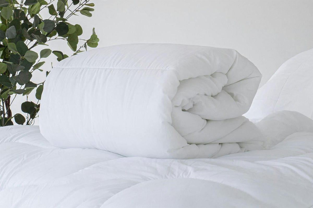 The Linen Room | Botanical Anti Allergy 13.5 Tog Duvet | Double-2