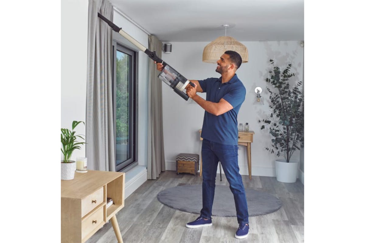 Shark Stratos Anti Hair Wrap Plus Pet Pro Cordless Vacuum | IZ400UKT-9