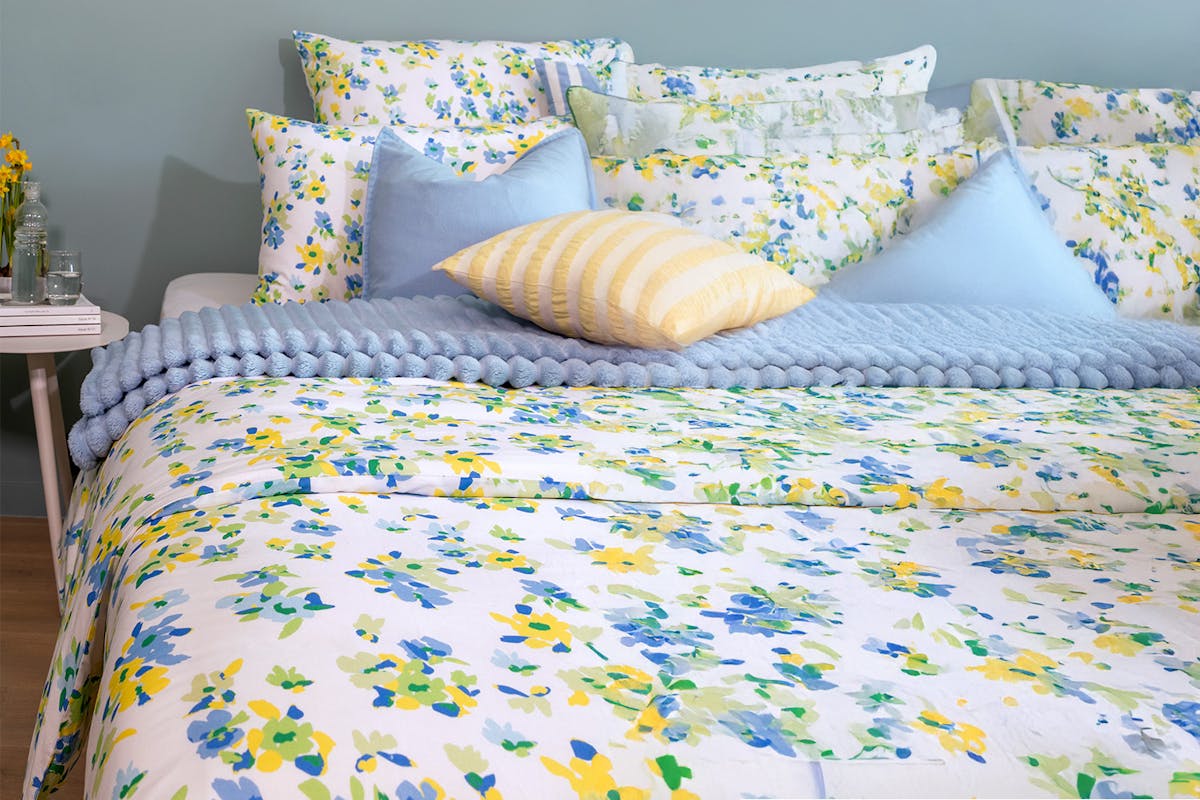 Mistral Home | Spring Petals Duvet Cover Set | Multicolour | Super King