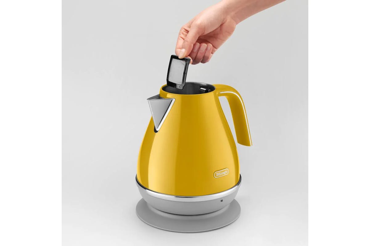 DeLonghi 1.7L Icona Capitals Kettle | KBOC3001Y | Yellow-5