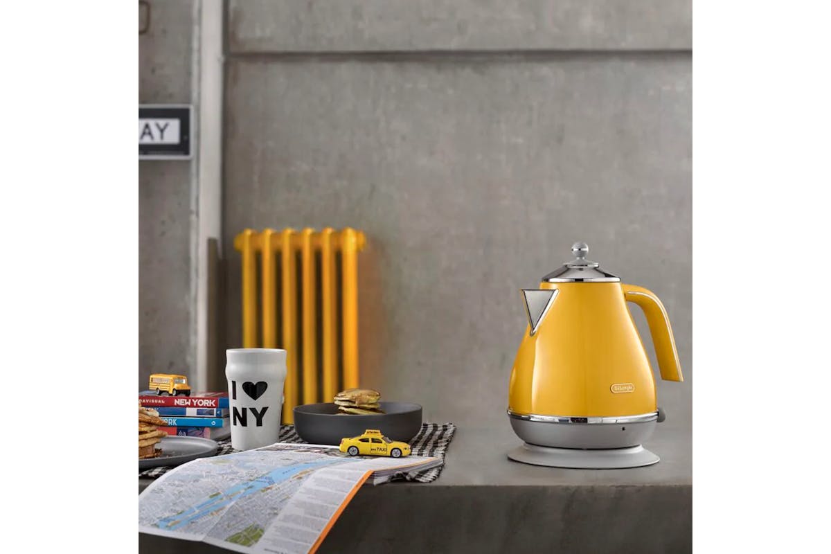 DeLonghi 1.7L Icona Capitals Kettle | KBOC3001Y | Yellow-7
