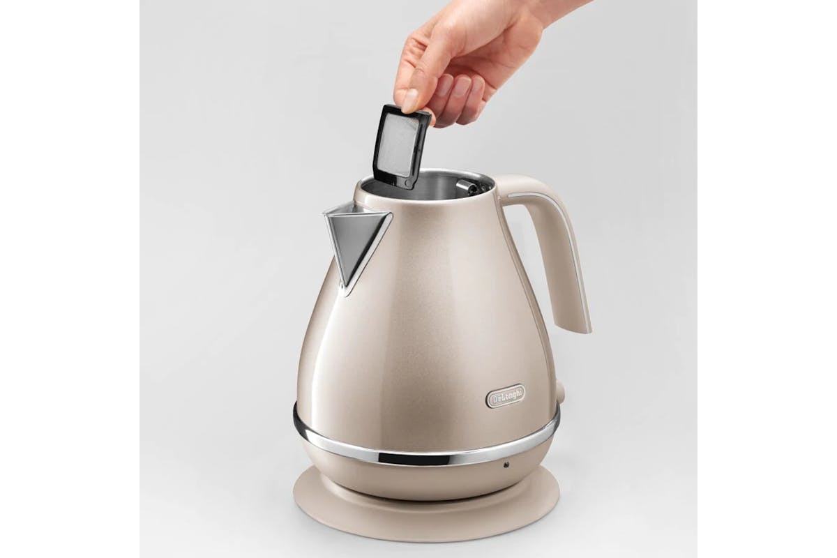 DeLonghi 1.7L Icona Metallics Kettle | KBOT3001BG | Beige-4