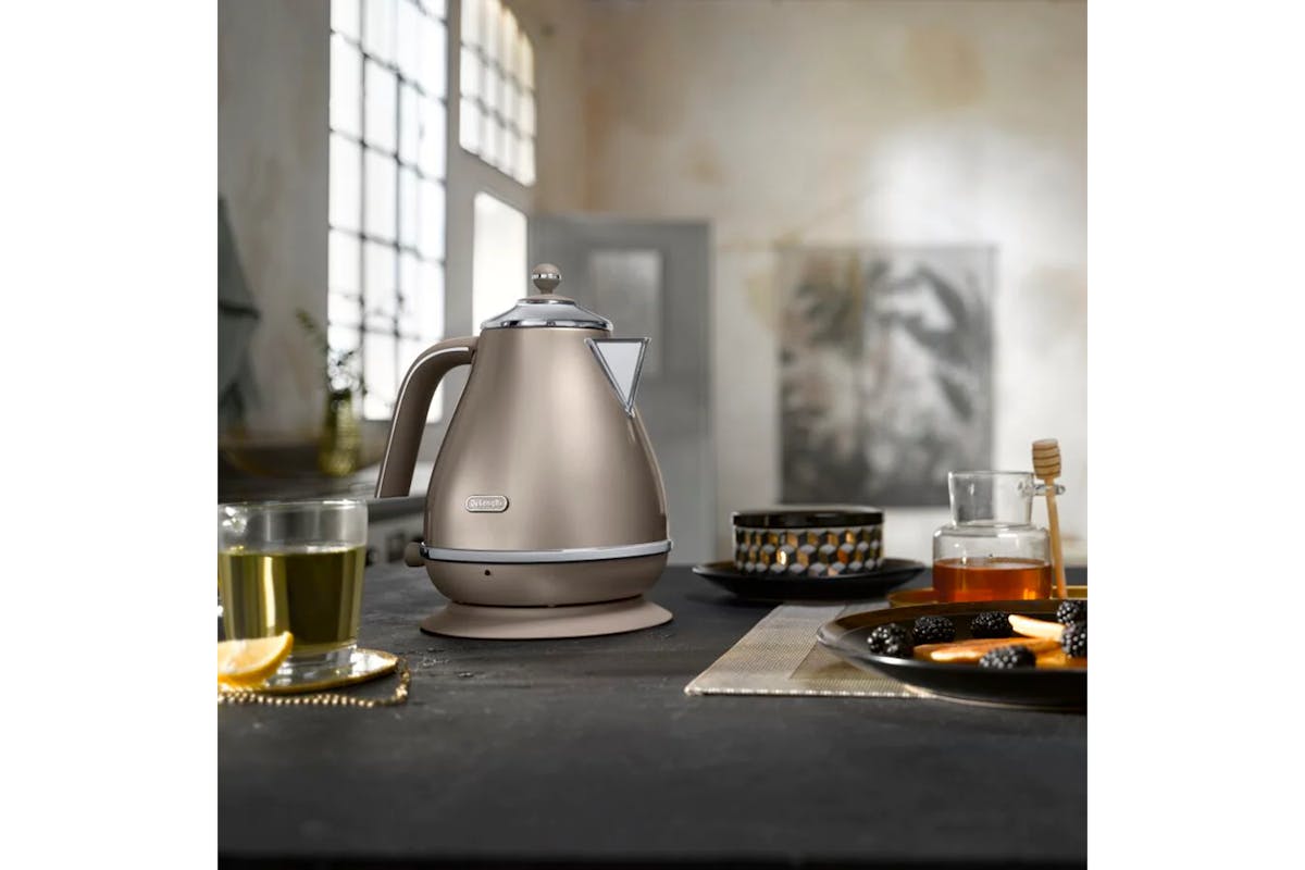DeLonghi 1.7L Icona Metallics Kettle | KBOT3001BG | Beige-5