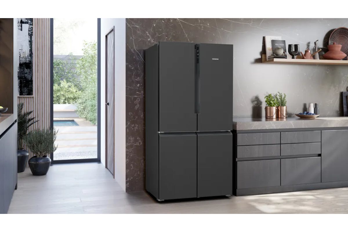 Siemens iQ300 Freestanding Fridge Freezer | KF96NAXEAG-3