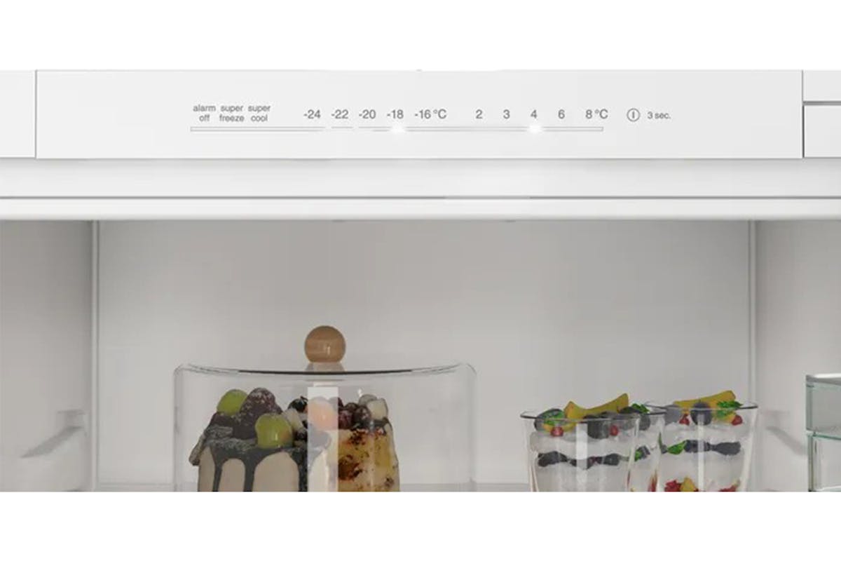 Siemens IQ100 Built-in Fridge Freezer | KI96NNSE0-3