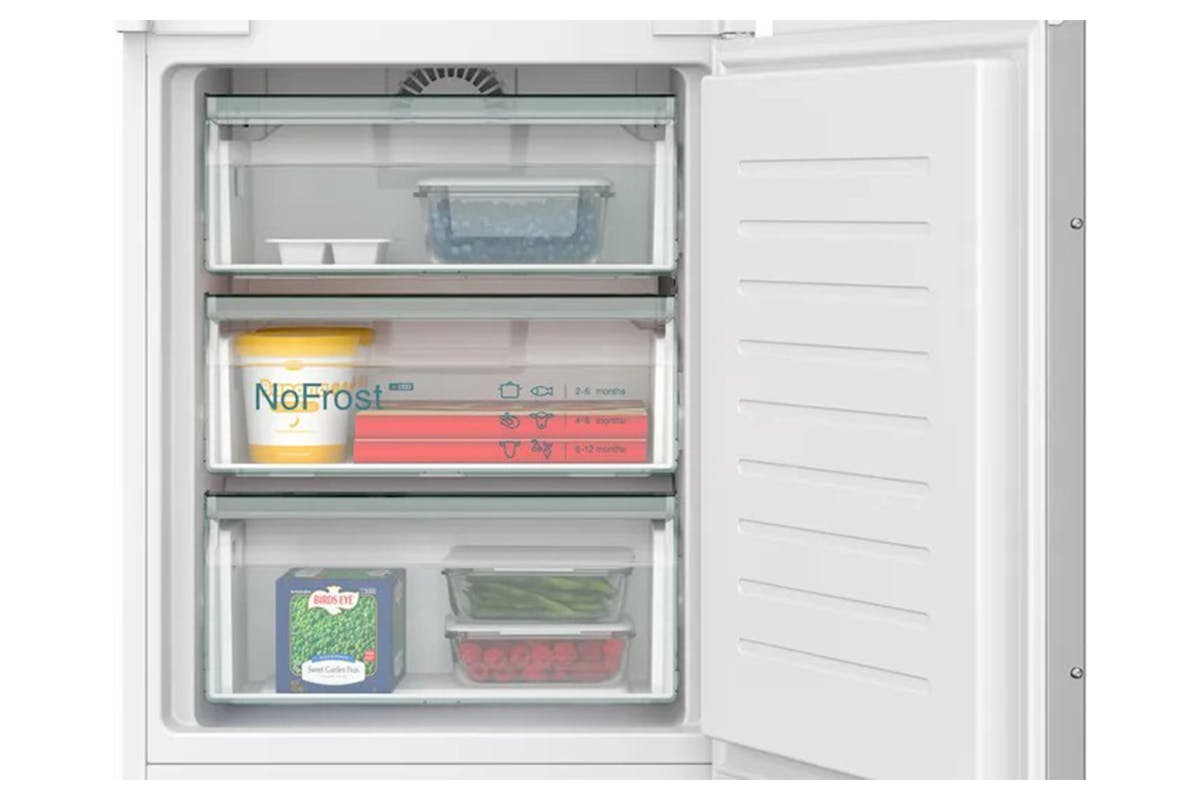 Siemens IQ100 Built-in Fridge Freezer | KI96NNSE0-6