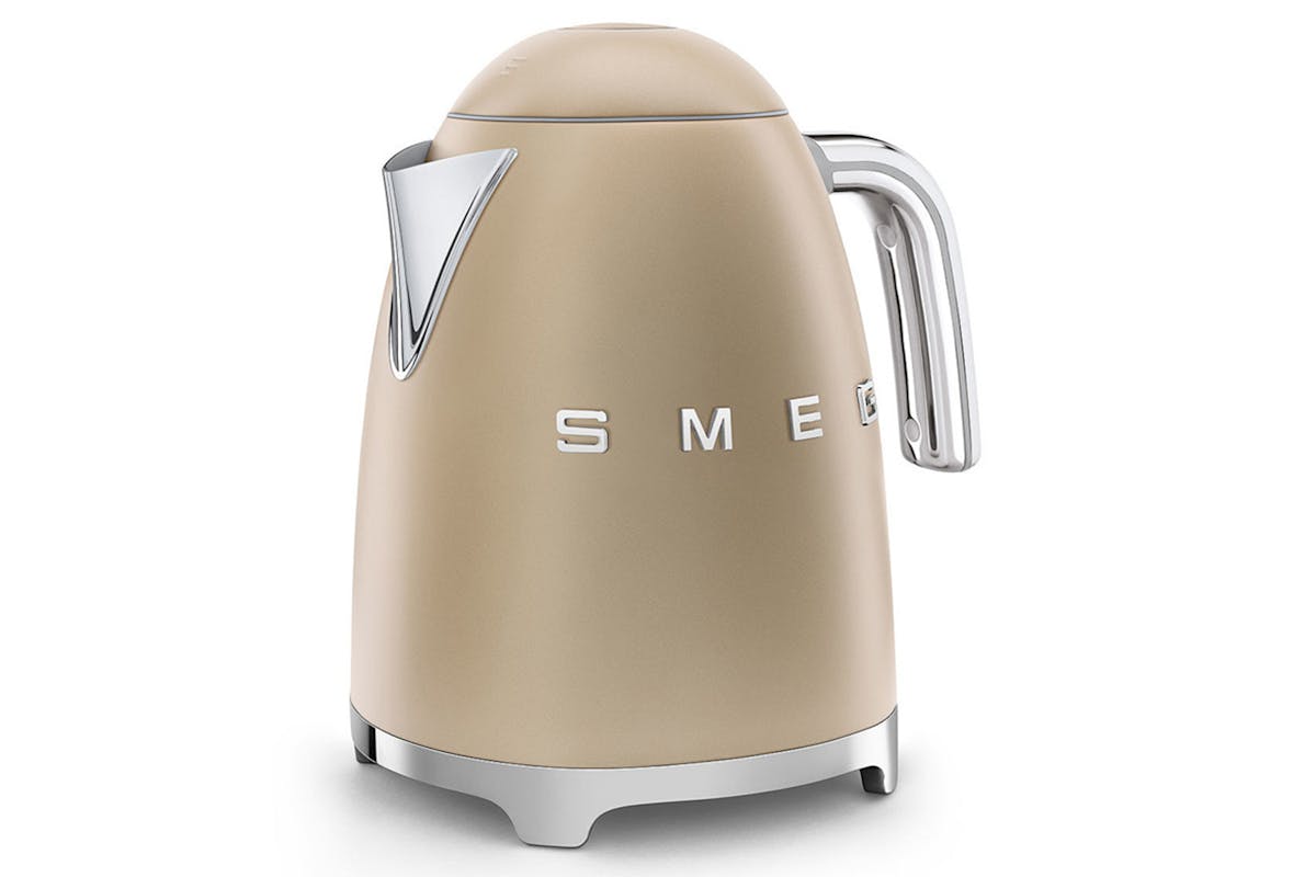 Smeg 1.7L 50's Style Kettle | KLF03CHMUK | Champagne Gold-11