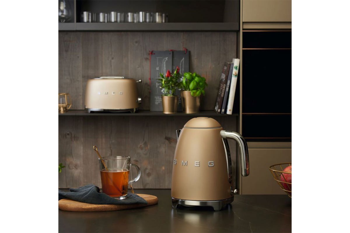 Smeg 1.7L 50's Style Kettle | KLF03CHMUK | Champagne Gold-2